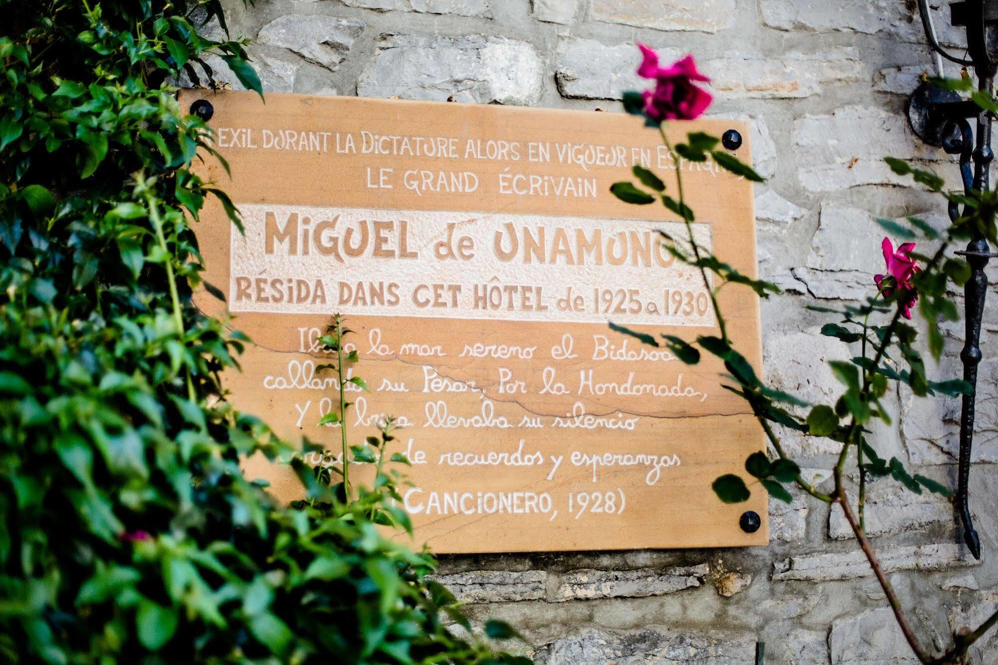 Hotel De La Gare Hendaye Exterior foto