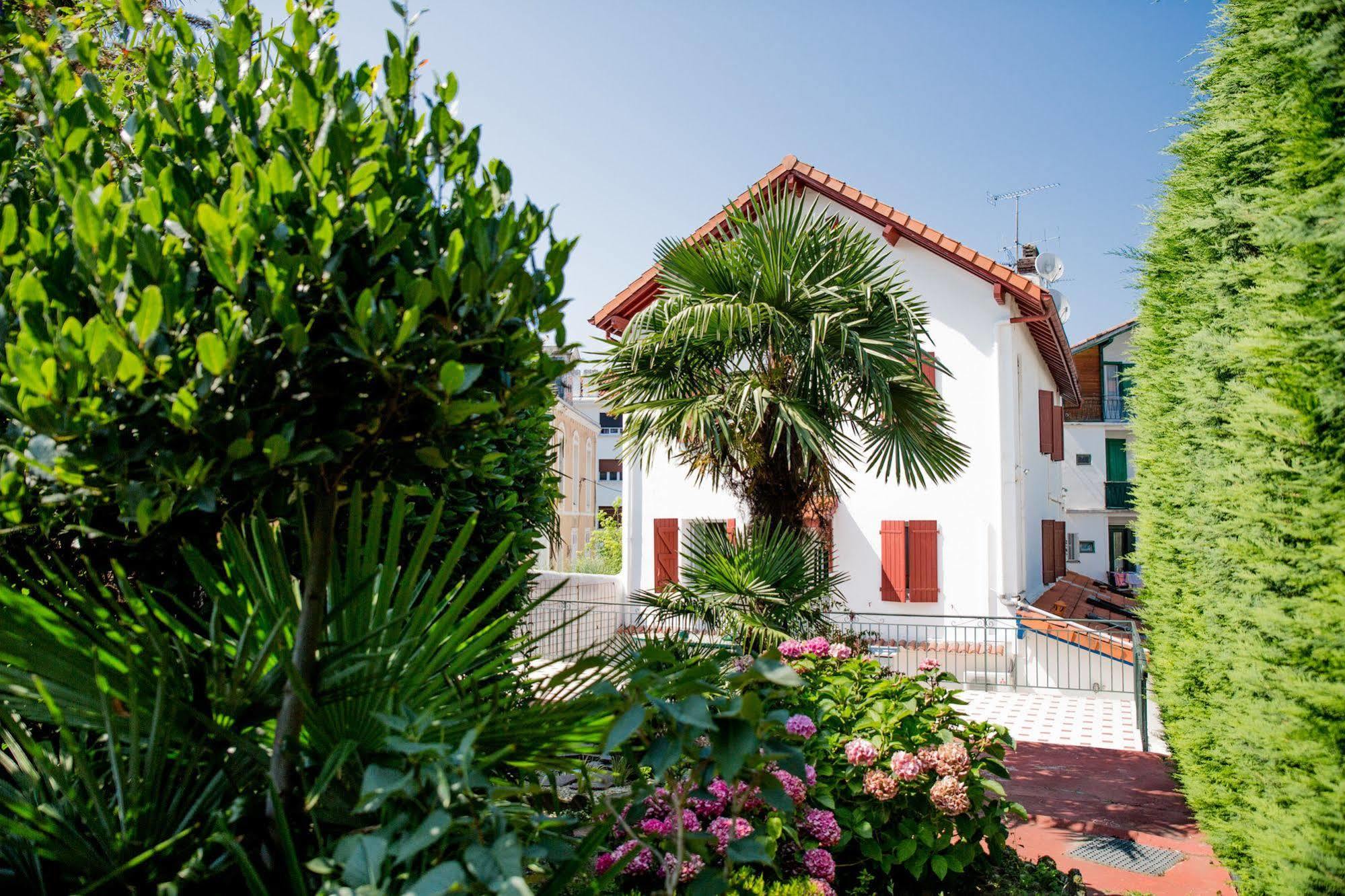 Hotel De La Gare Hendaye Exterior foto